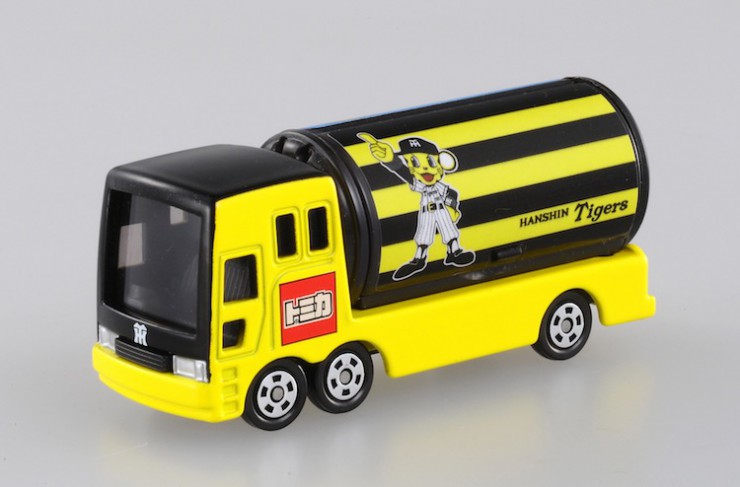 イベントモデル コラボトミカ 「阪神タイガース×トミカ」(600円 /税抜)©阪神タイガース